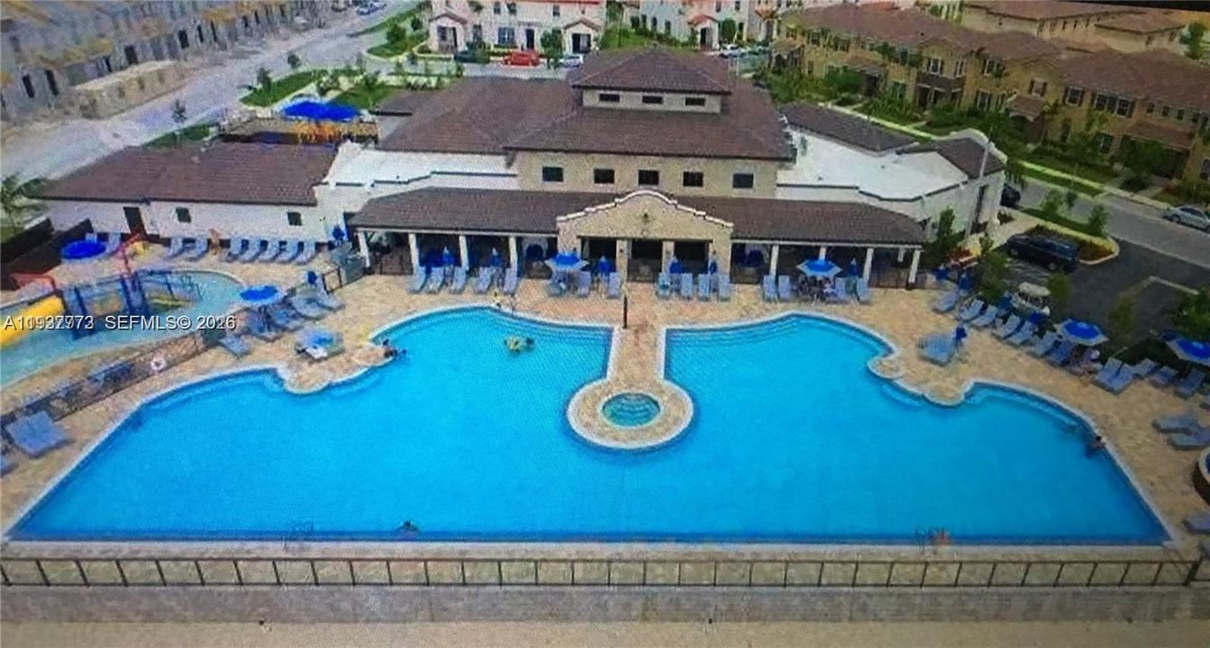 En Renta: $3,100 (4 camas, 2 baños, 1876 Pies cuadrados)