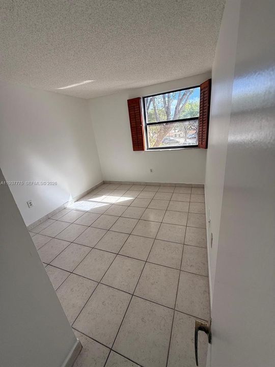 For Rent: $1,950 (2 beds, 2 baths, 1000 Square Feet)