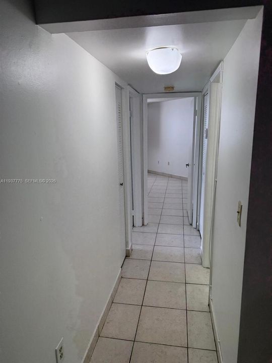 For Rent: $1,950 (2 beds, 2 baths, 1000 Square Feet)