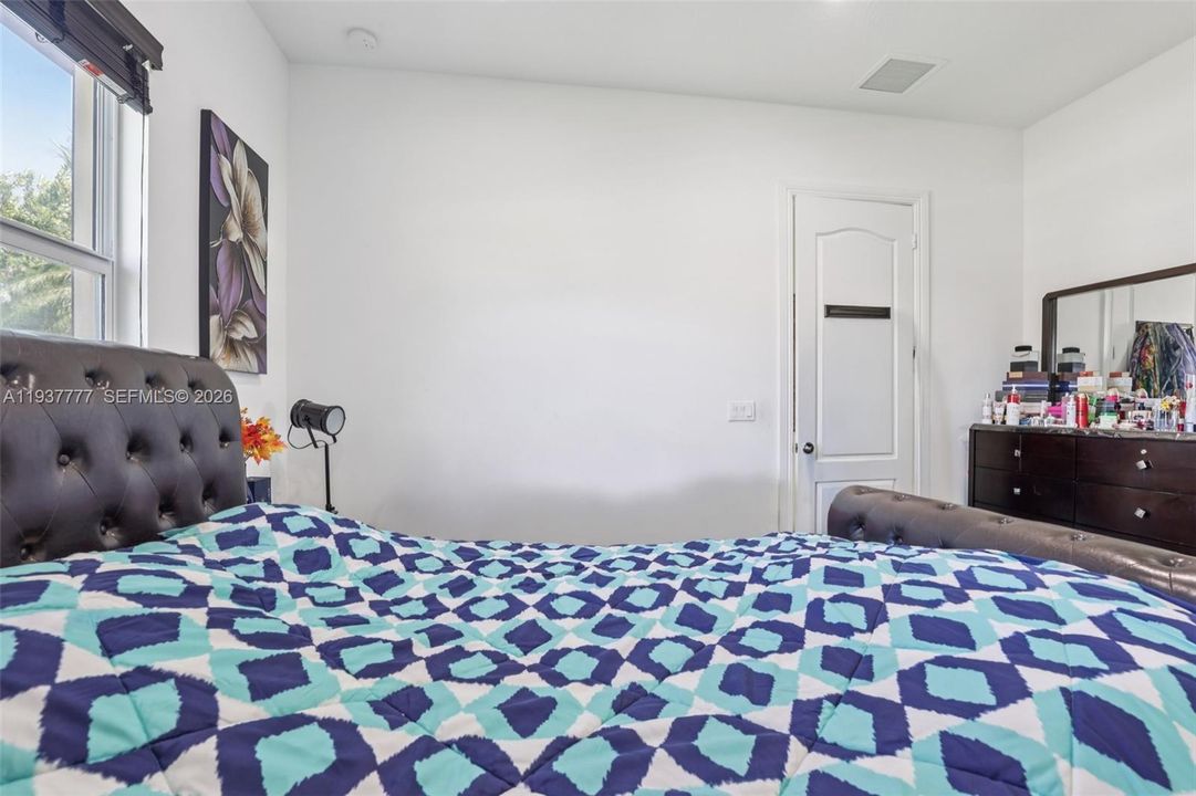 待售: $1,250,000 (4 贝兹, 3 浴室, 2723 平方英尺)