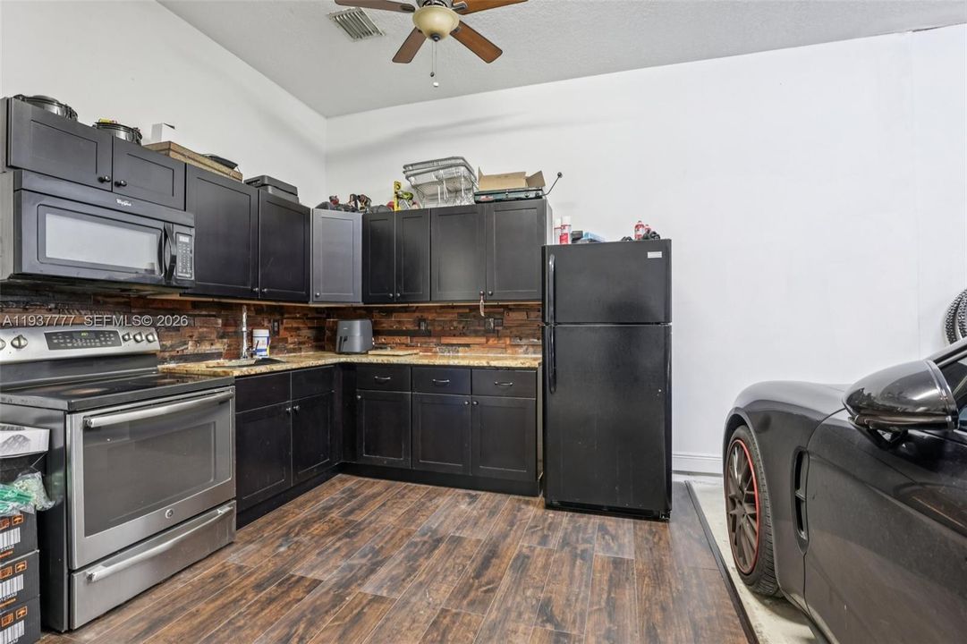 待售: $1,250,000 (4 贝兹, 3 浴室, 2723 平方英尺)