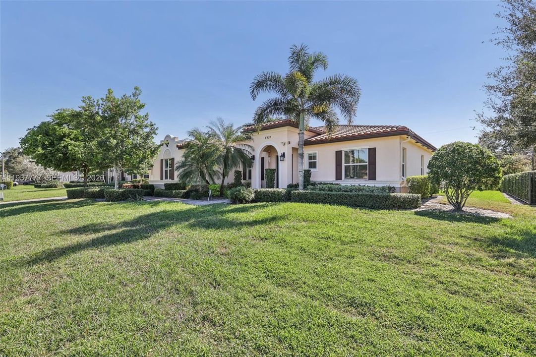 待售: $1,250,000 (4 贝兹, 3 浴室, 2723 平方英尺)