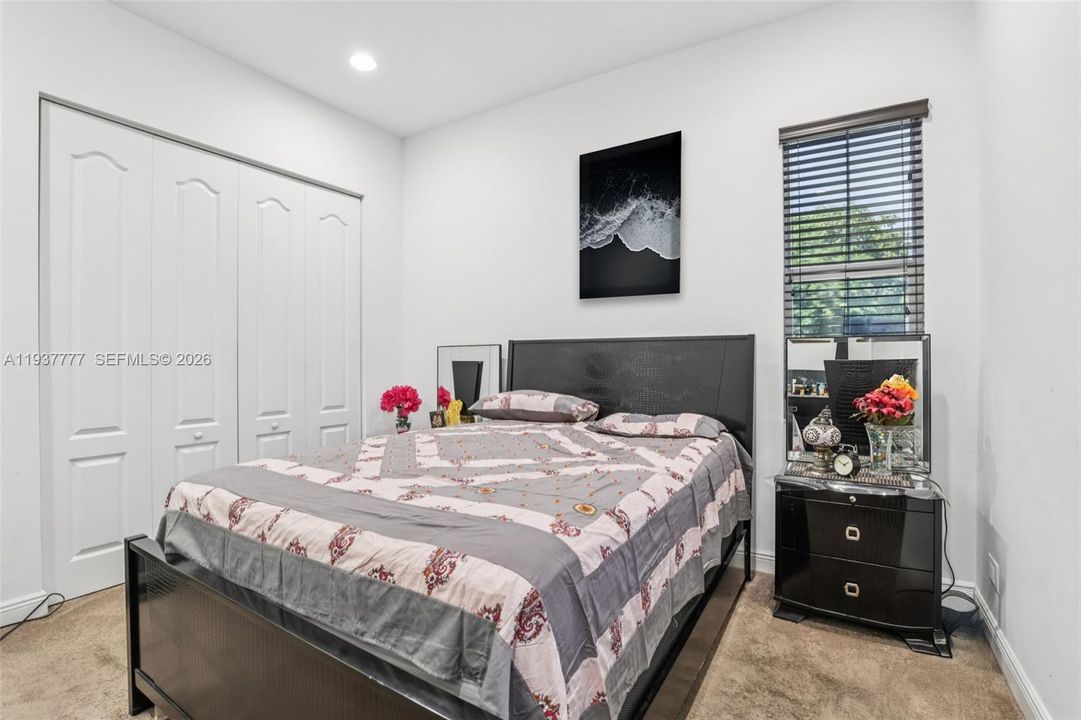 待售: $1,250,000 (4 贝兹, 3 浴室, 2723 平方英尺)