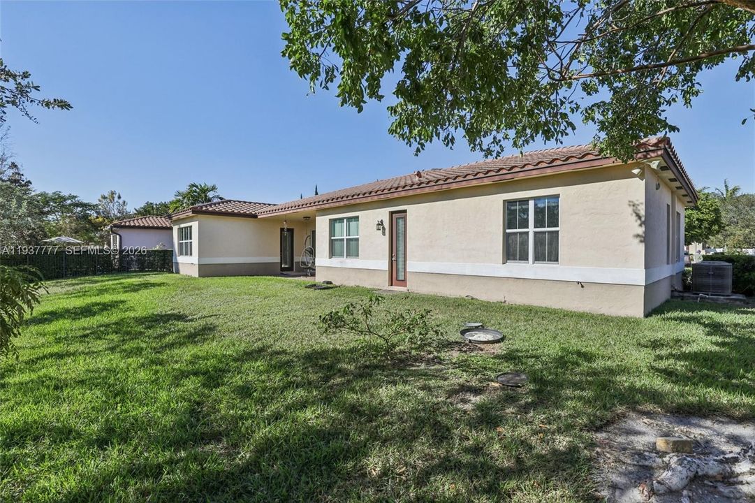 待售: $1,250,000 (4 贝兹, 3 浴室, 2723 平方英尺)