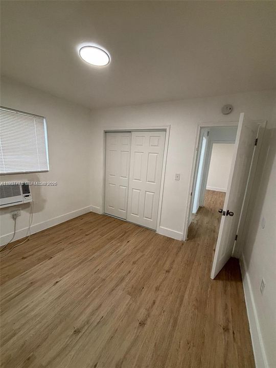 For Rent: $2,200 (2 beds, 1 baths, 700 Square Feet)