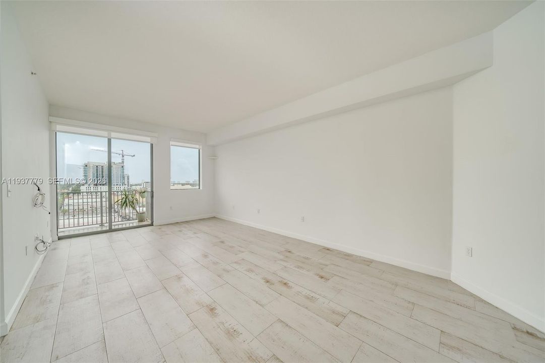 出租: $2,650 (2 贝兹, 1 浴室, 1115 平方英尺)