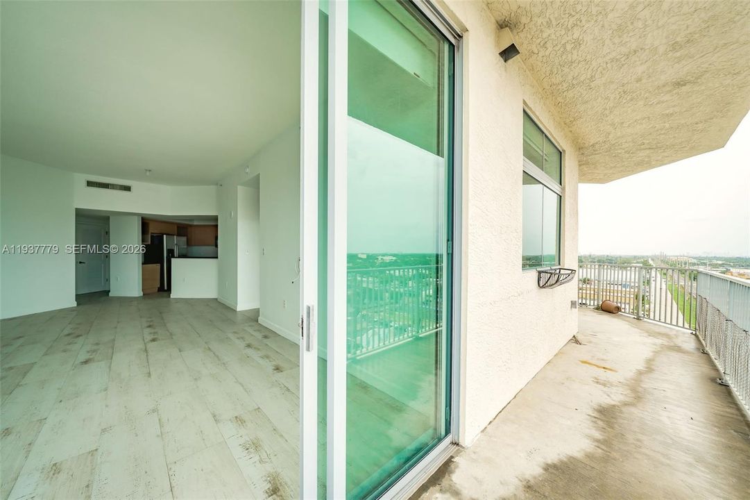 出租: $2,650 (2 贝兹, 1 浴室, 1115 平方英尺)