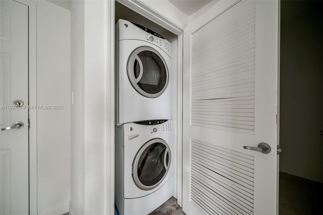 出租: $2,650 (2 贝兹, 1 浴室, 1115 平方英尺)