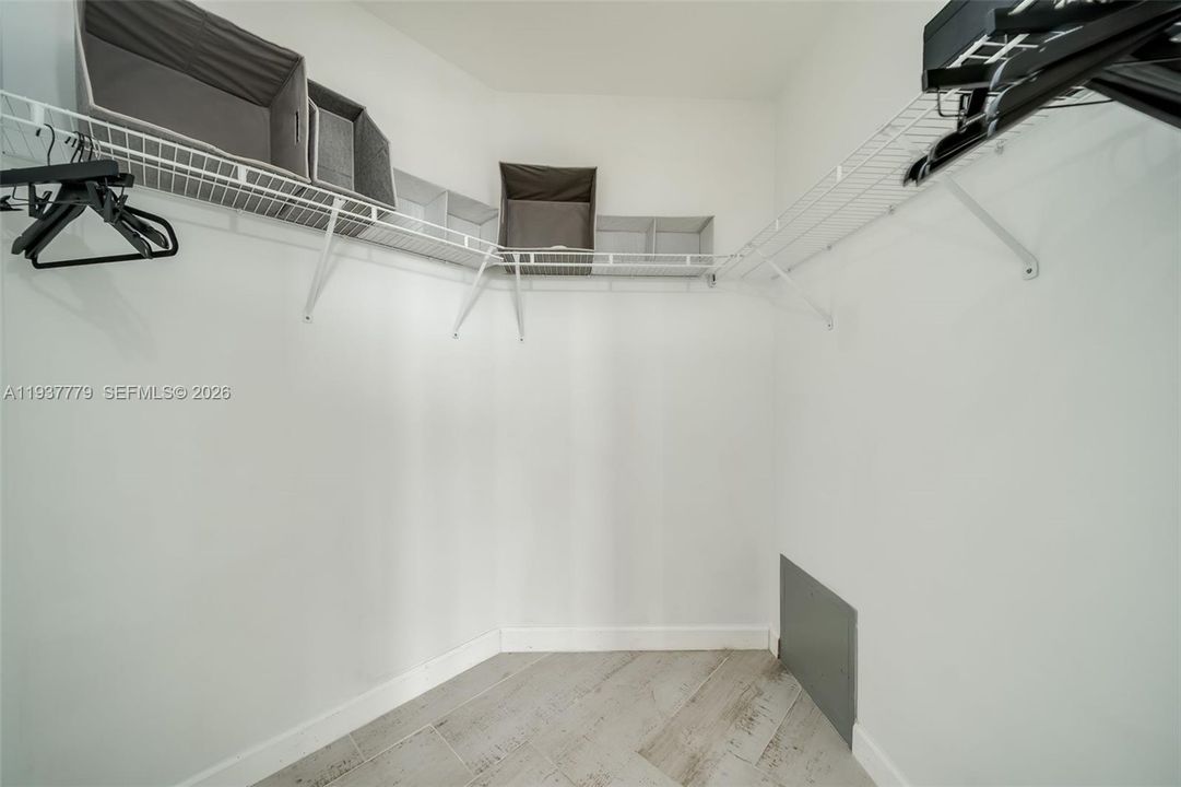 出租: $2,650 (2 贝兹, 1 浴室, 1115 平方英尺)