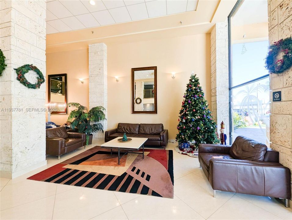 For Sale: $424,900 (2 beds, 2 baths, 1008 Square Feet)