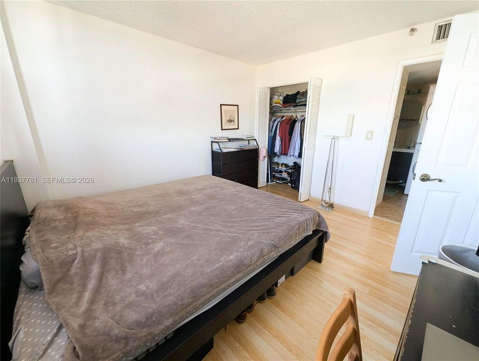 For Sale: $424,900 (2 beds, 2 baths, 1008 Square Feet)