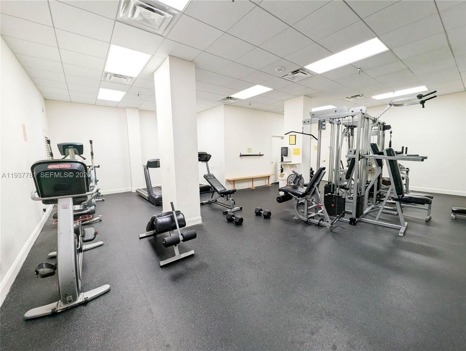 For Sale: $424,900 (2 beds, 2 baths, 1008 Square Feet)