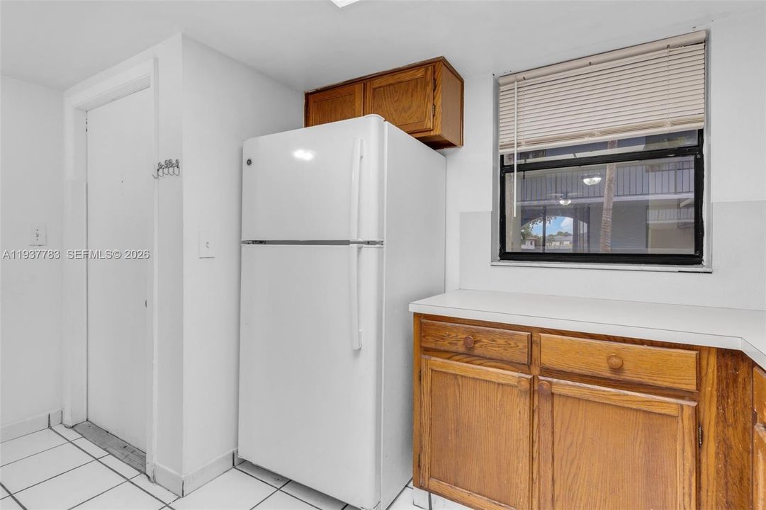 For Sale: $259,000 (2 beds, 2 baths, 936 Square Feet)