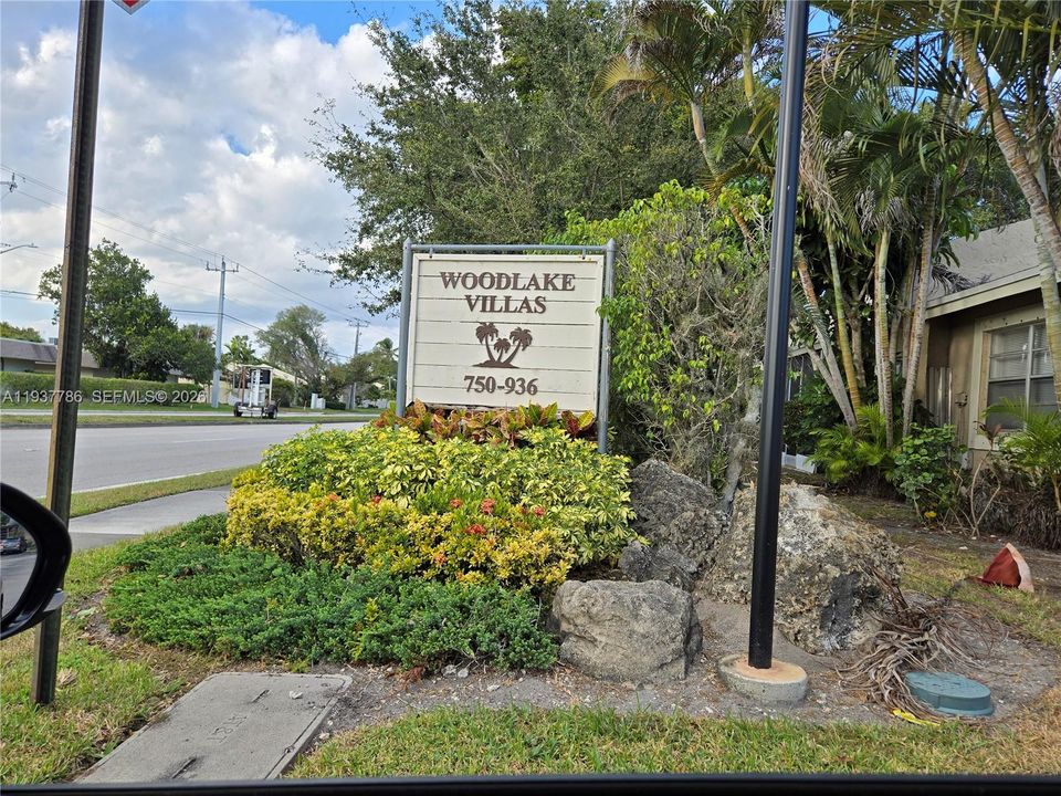 For Rent: $2,150 (2 beds, 2 baths, 1099 Square Feet)