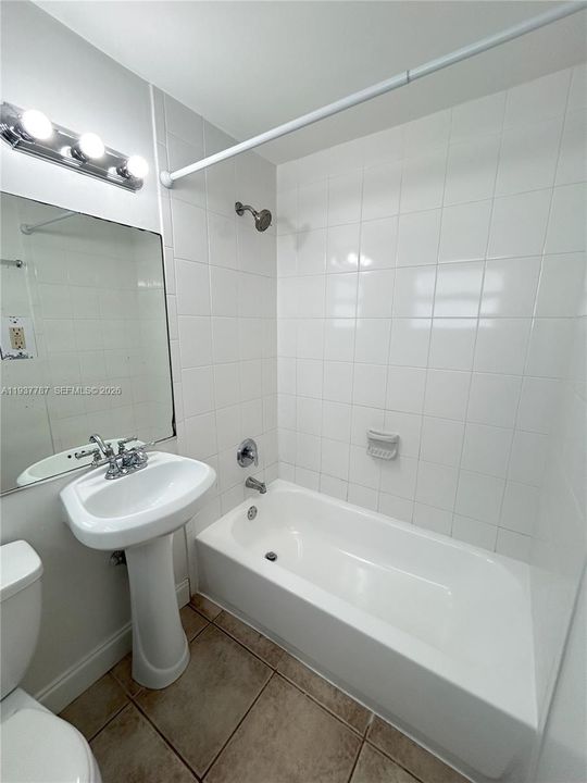 For Rent: $1,400 (0 beds, 1 baths, 248 Square Feet)