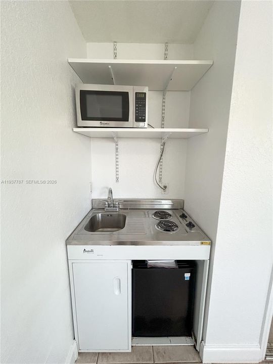 For Rent: $1,400 (0 beds, 1 baths, 248 Square Feet)