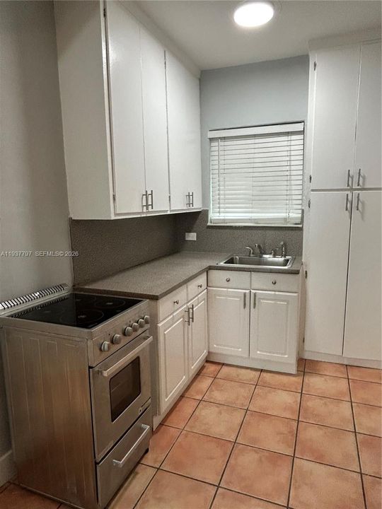 For Rent: $1,650 (0 beds, 1 baths, 420 Square Feet)