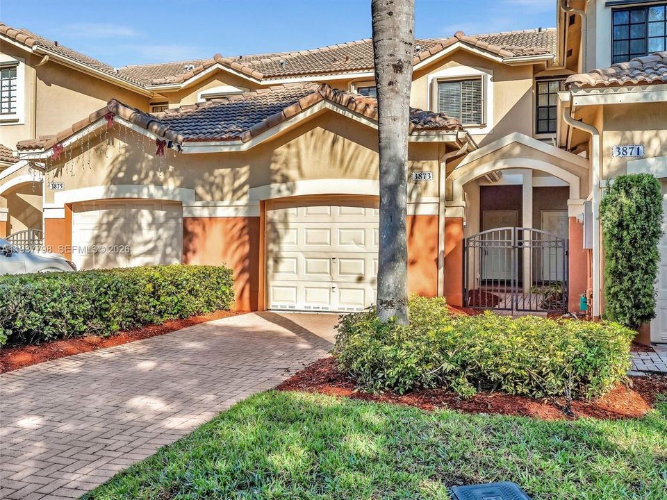 Welcome to 3873 Tree Top Dr, Weston