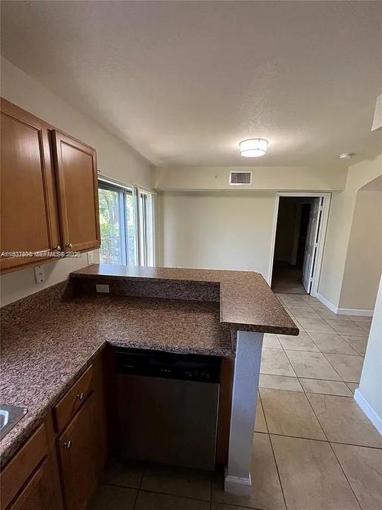 En Renta: $2,290 (3 camas, 2 baños, 1018 Pies cuadrados)