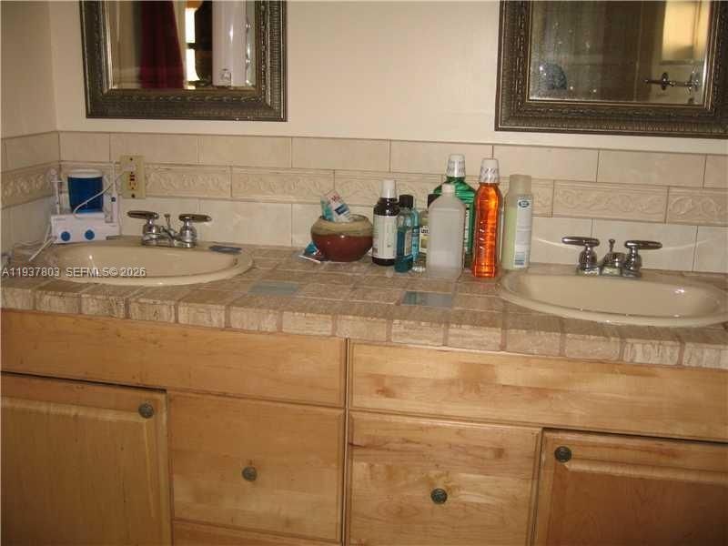 出租: $3,000 (3 贝兹, 2 浴室, 1868 平方英尺)