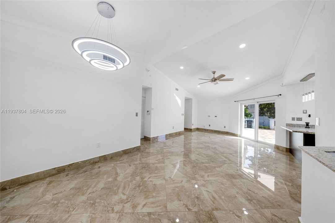 For Rent: $4,200 (3 beds, 2 baths, 1580 Square Feet)