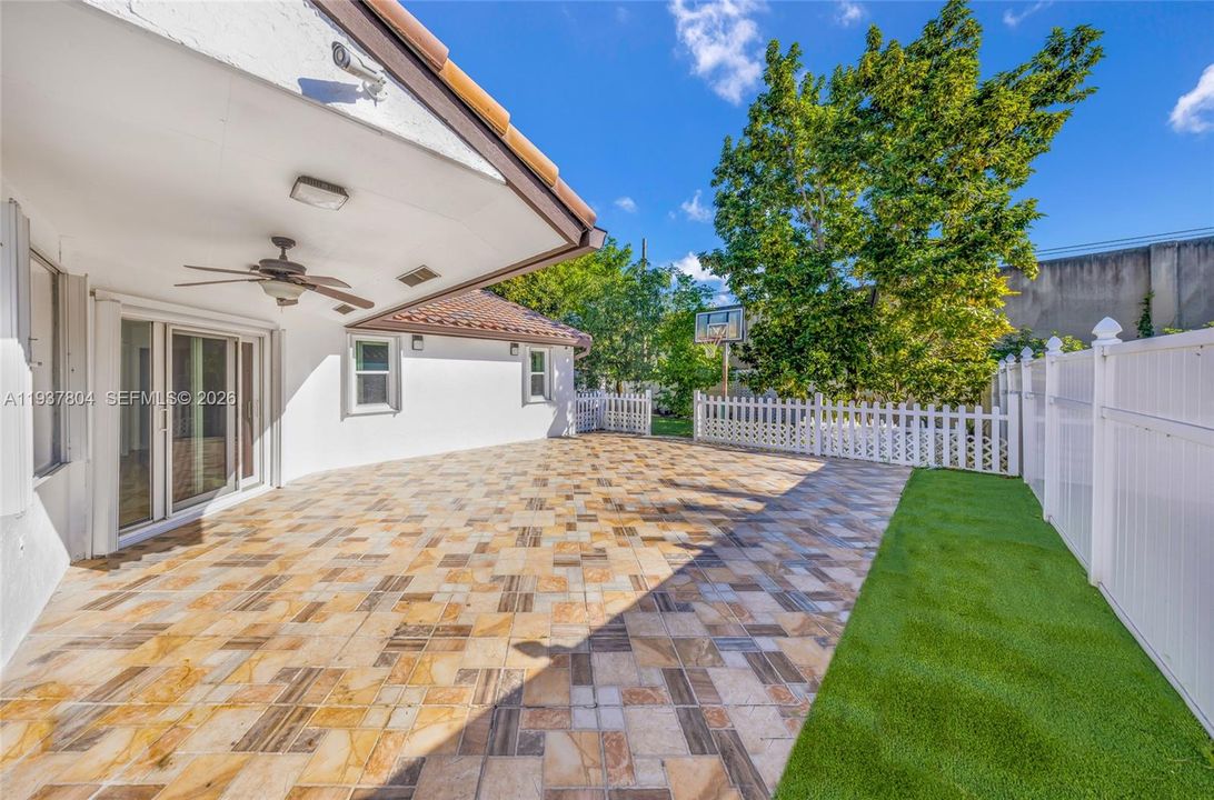 For Rent: $4,200 (3 beds, 2 baths, 1580 Square Feet)