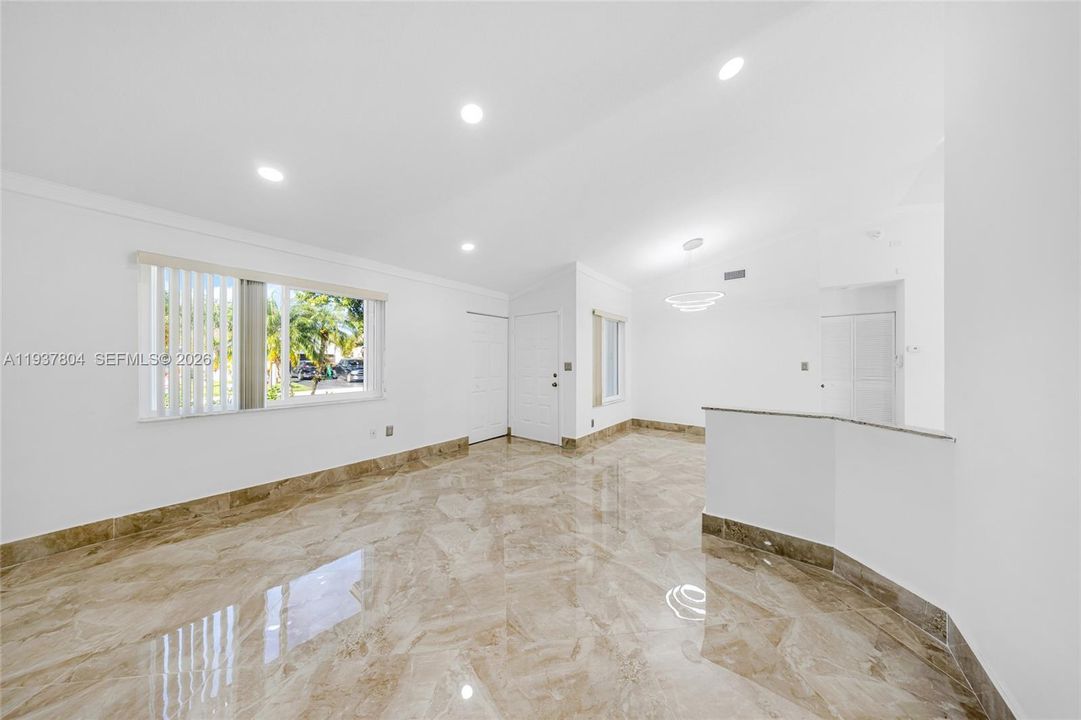 For Rent: $4,200 (3 beds, 2 baths, 1580 Square Feet)