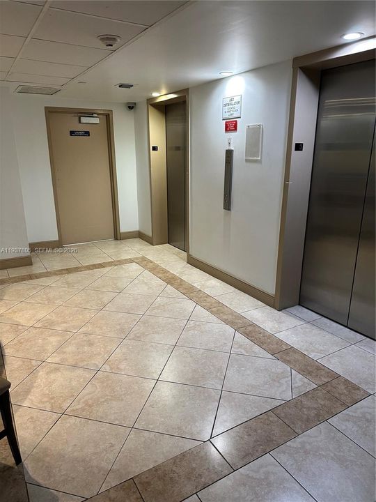 En Venta: $143,900 (1 camas, 1 baños, 844 Pies cuadrados)