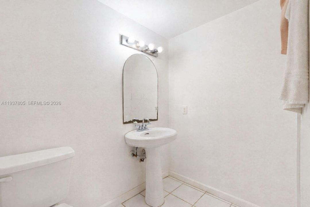 En Venta: $138,500 (1 camas, 1 baños, 844 Pies cuadrados)