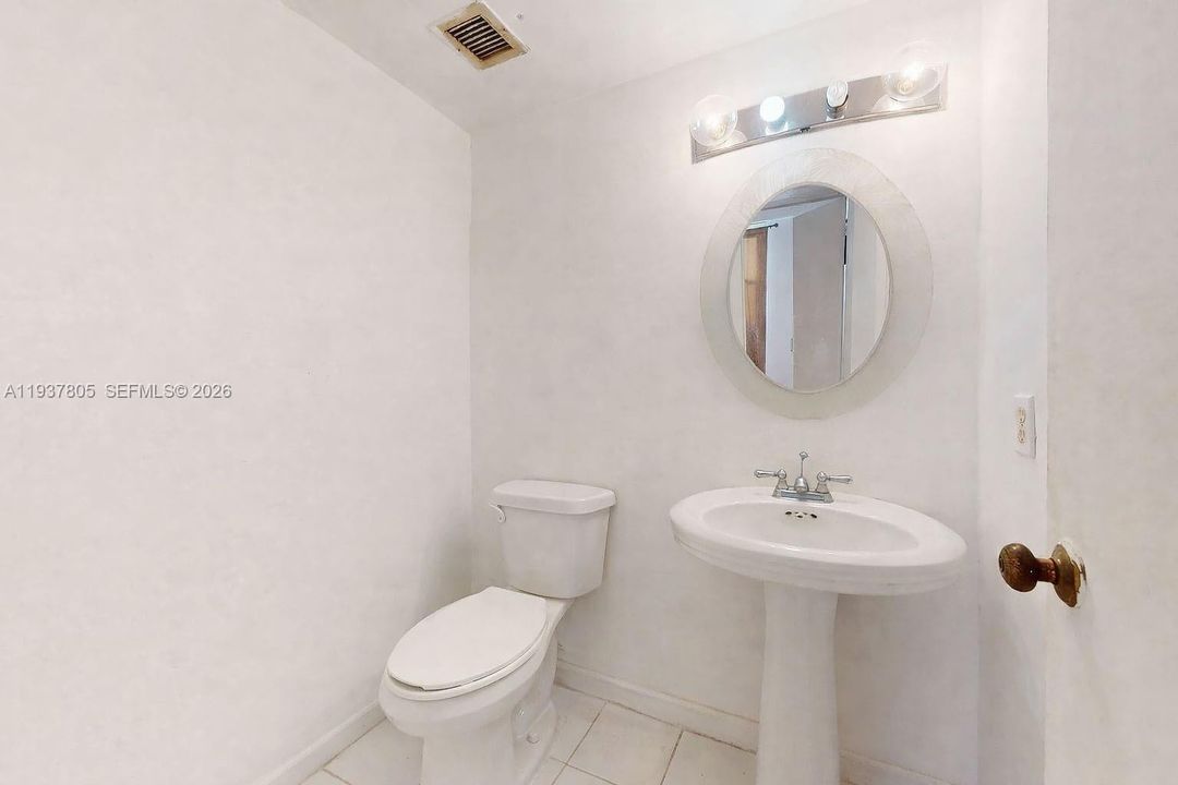 En Venta: $138,500 (1 camas, 1 baños, 844 Pies cuadrados)