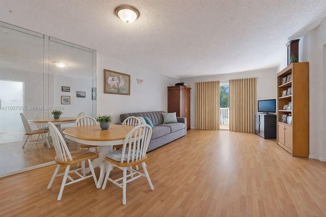 En Venta: $138,500 (1 camas, 1 baños, 844 Pies cuadrados)