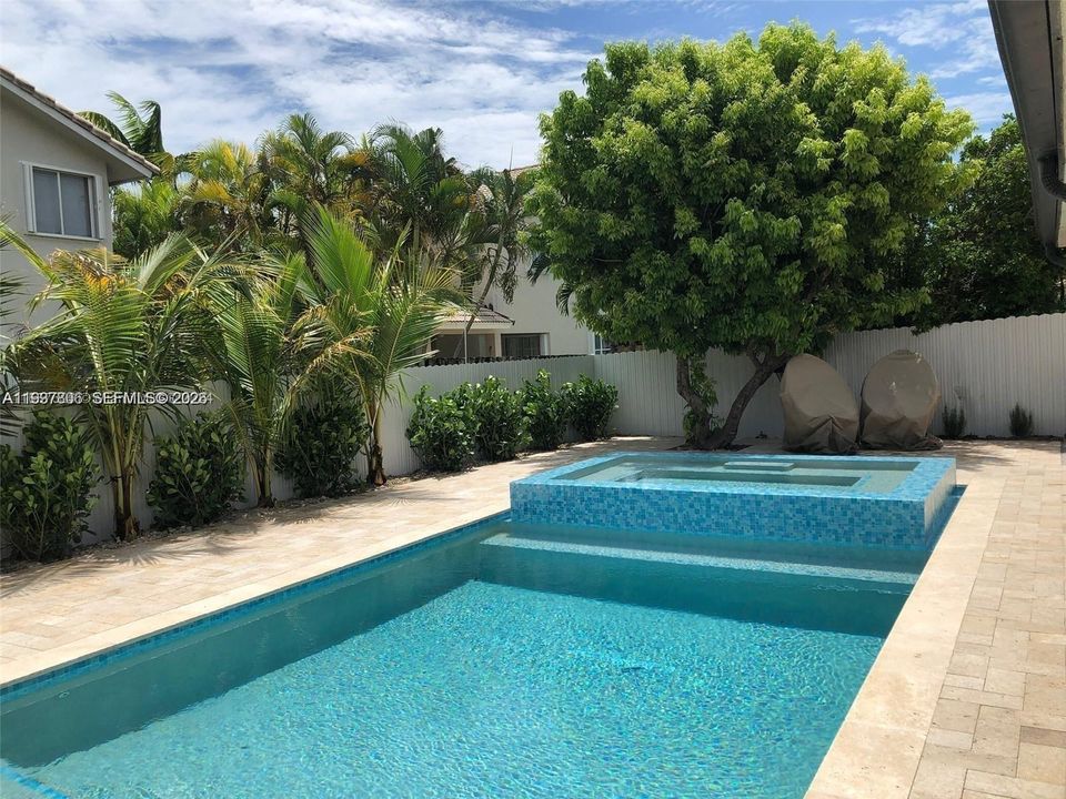 En Venta: $749,000 (3 camas, 2 baños, 1744 Pies cuadrados)