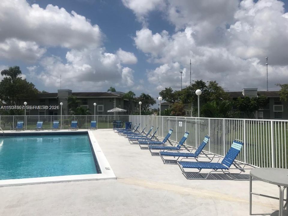 В аренду: $2,000 (2 спален, 2 ванн, 1060 Квадратных фут)