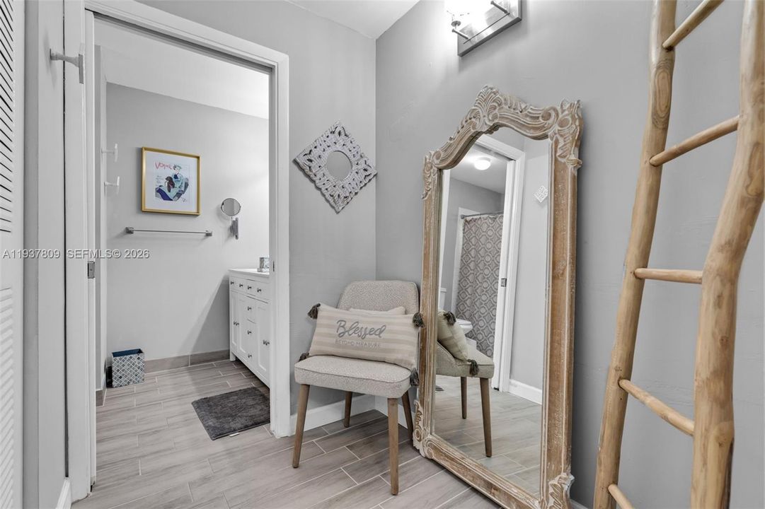 En Venta: $419,900 (2 camas, 2 baños, 1121 Pies cuadrados)