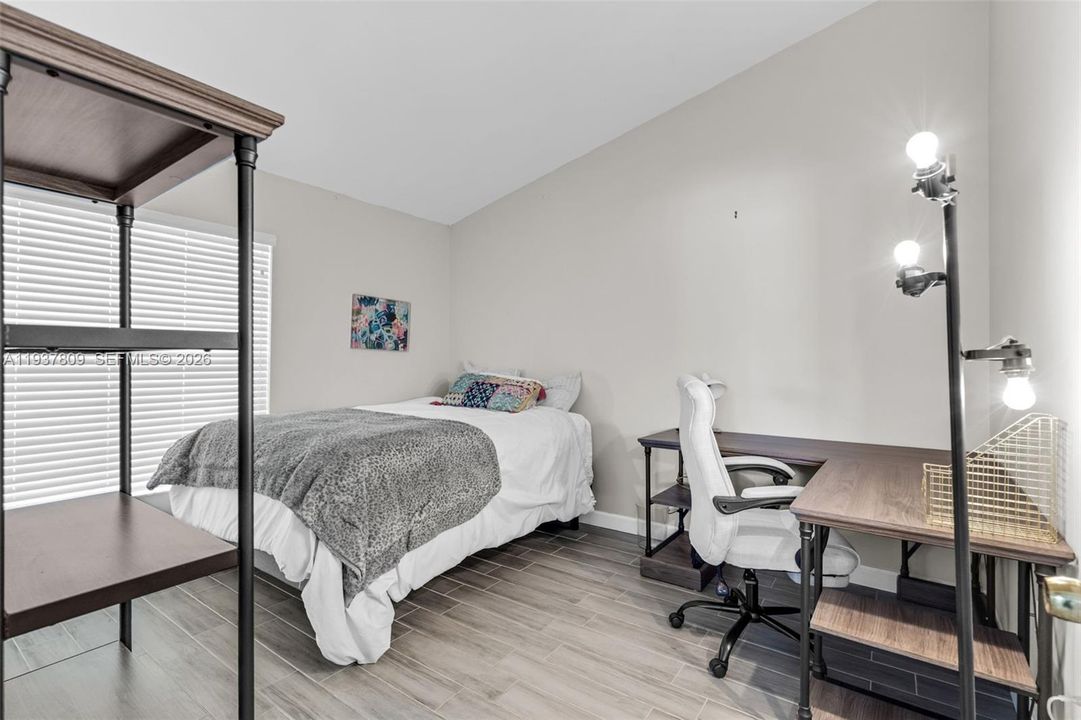 En Venta: $419,900 (2 camas, 2 baños, 1121 Pies cuadrados)