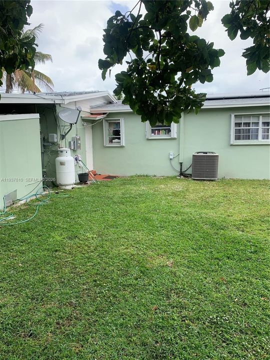 For Sale: $549,000 (3 beds, 2 baths, 1578 Square Feet)