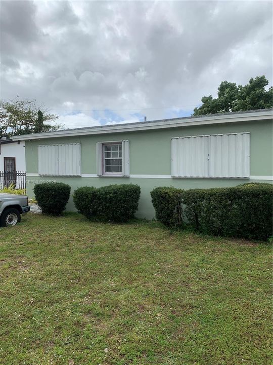 For Sale: $549,000 (3 beds, 2 baths, 1578 Square Feet)