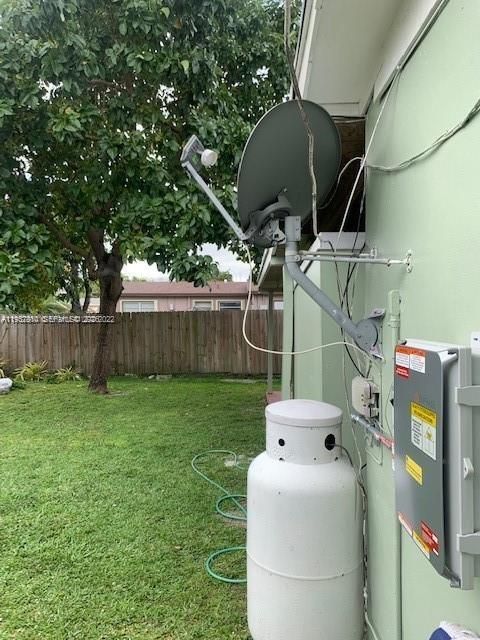 For Sale: $549,000 (3 beds, 2 baths, 1578 Square Feet)