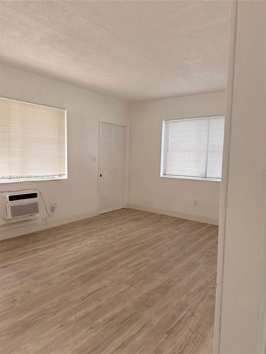 В аренду: $2,000 (2 спален, 1 ванн, 9234 Квадратных фут)