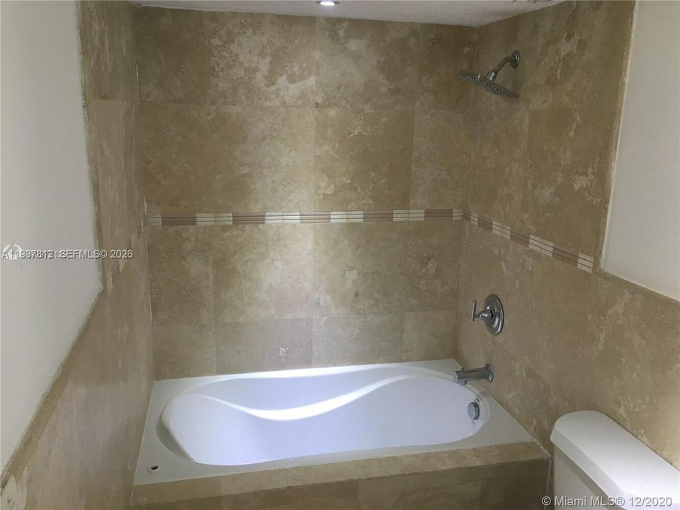 出租: $1,950 (1 贝兹, 1 浴室, 699 平方英尺)