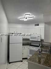 En Venta: $220,000 (2 camas, 2 baños, 890 Pies cuadrados)