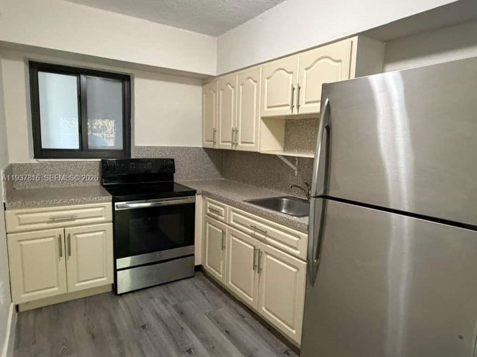 出租: $1,850 (1 贝兹, 1 浴室, 650 平方英尺)