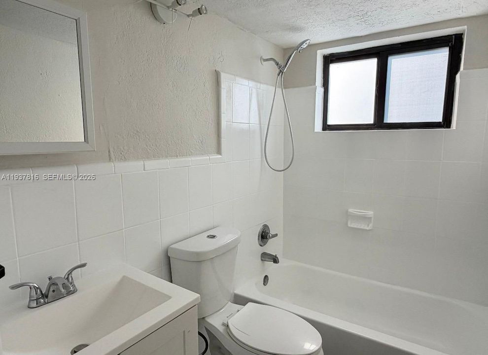 出租: $1,850 (1 贝兹, 1 浴室, 650 平方英尺)