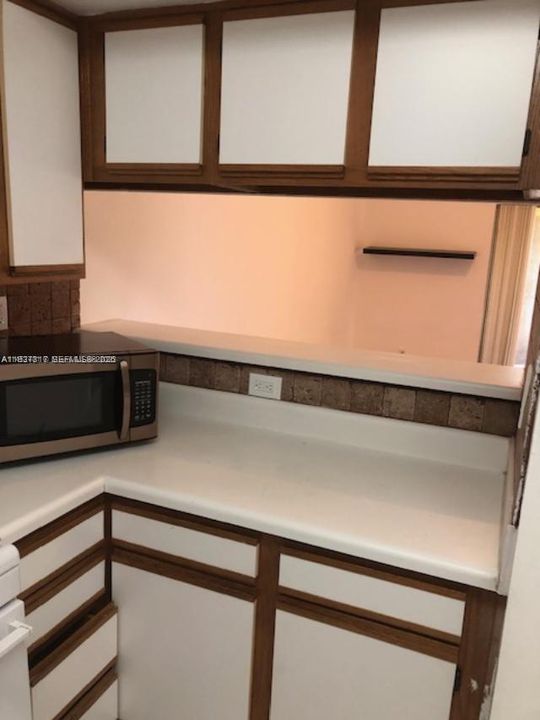 В аренду: $1,799 (1 спален, 1 ванн, 693 Квадратных фут)