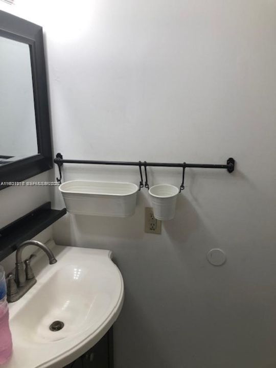 В аренду: $1,799 (1 спален, 1 ванн, 693 Квадратных фут)