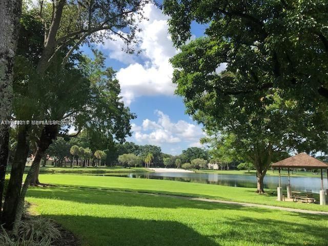 В аренду: $1,799 (1 спален, 1 ванн, 693 Квадратных фут)