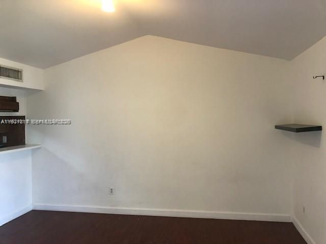 В аренду: $1,799 (1 спален, 1 ванн, 693 Квадратных фут)