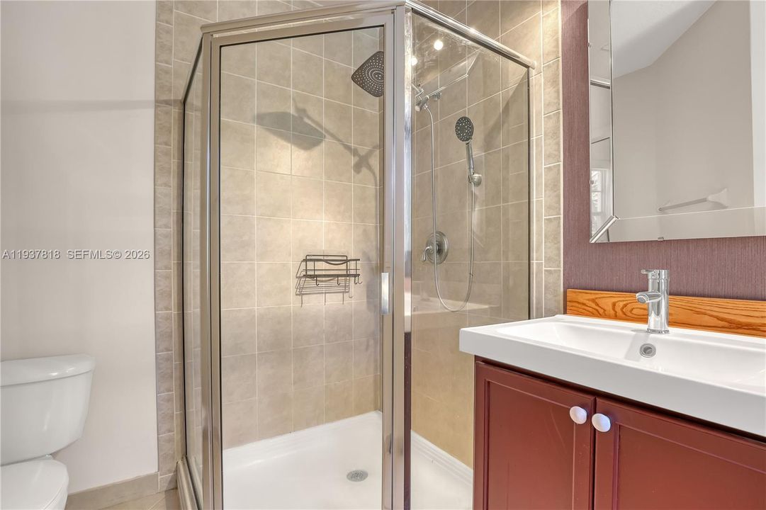 En Venta: $474,999 (3 camas, 2 baños, 1499 Pies cuadrados)