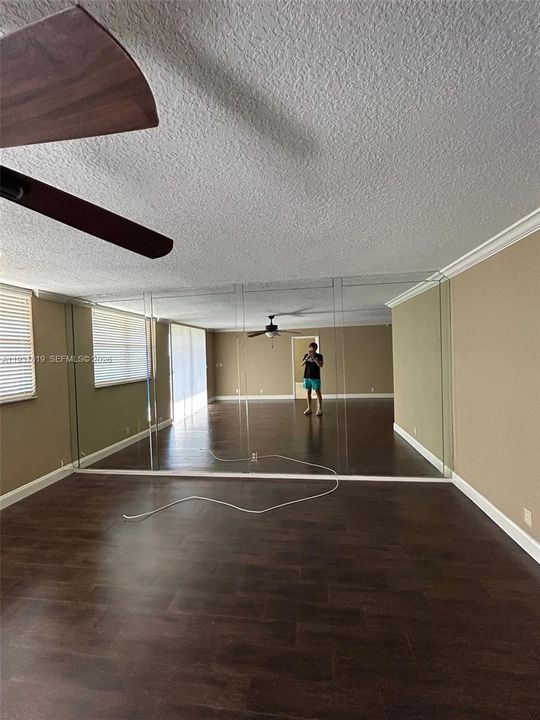 В аренду: $2,500 (2 спален, 2 ванн, 1180 Квадратных фут)