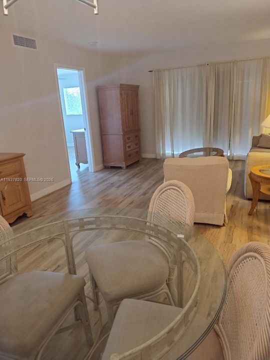 En Renta: $1,950 (2 camas, 2 baños, 949 Pies cuadrados)